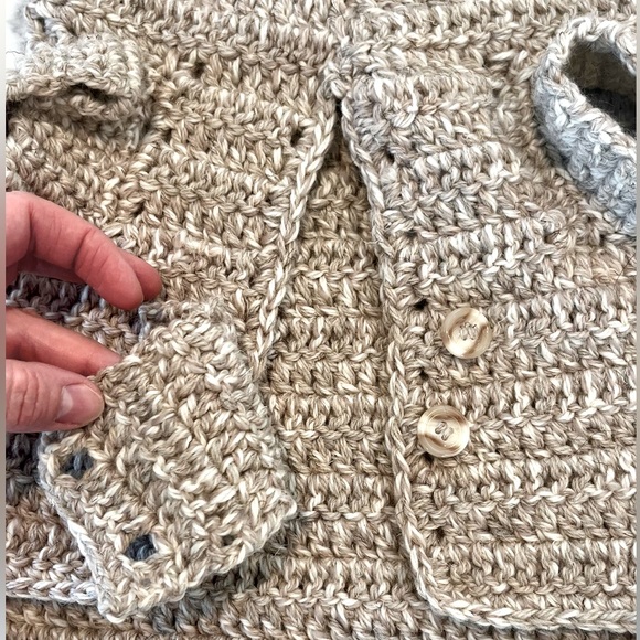 Gorgeous hand crochet 100% Washable Merino Wool Dog Coat/Sweater, beige/oatmeal - Picture 7 of 9